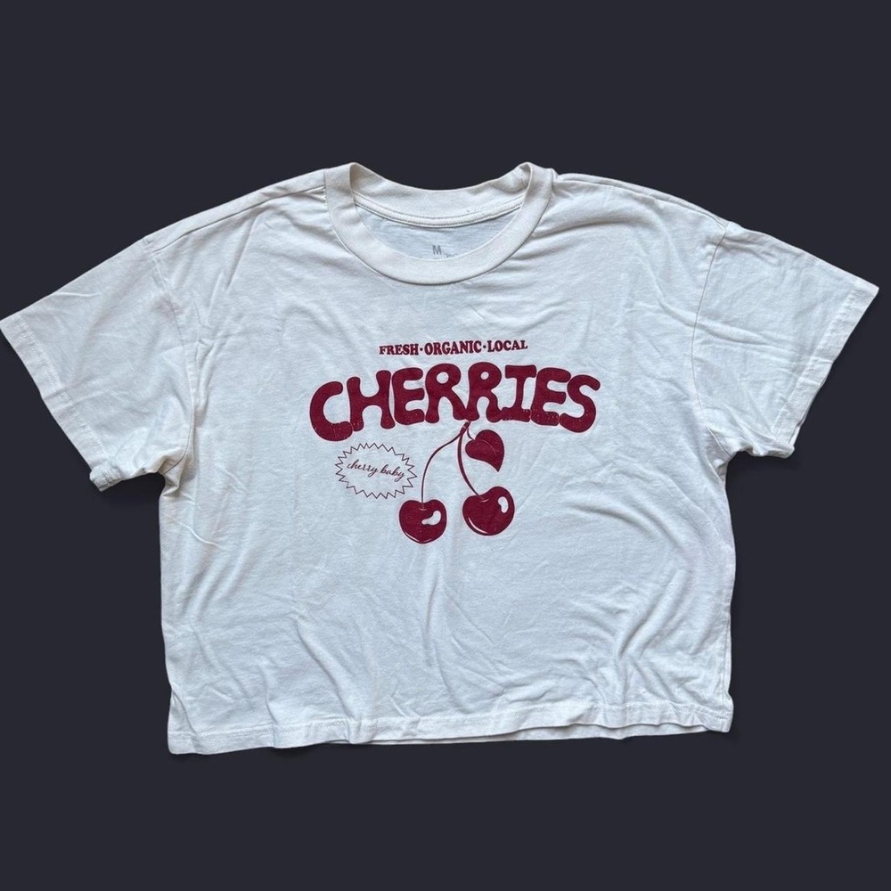 CROPPED CHERRY GRAPHIC TEE